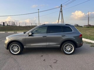 2011 Volkswagen Touareg II, серый, 1650000 рублей, вид 4
