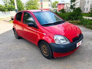 2001 Toyota Yaris I, красный, 175000 рублей, вид 1