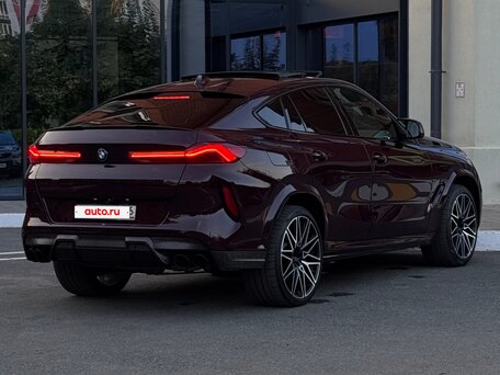 2020 BMW X6 M Competition III (F96), фиолетовый, 8940000 рублей, вид 5