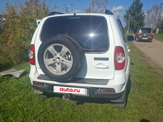 2015 Chevrolet Niva I Рестайлинг, белый, 660000 рублей, вид 3