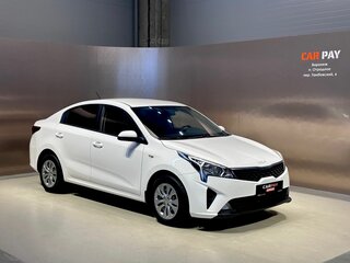 2021 Kia Rio IV Рестайлинг, белый, 1730000 рублей, вид 1