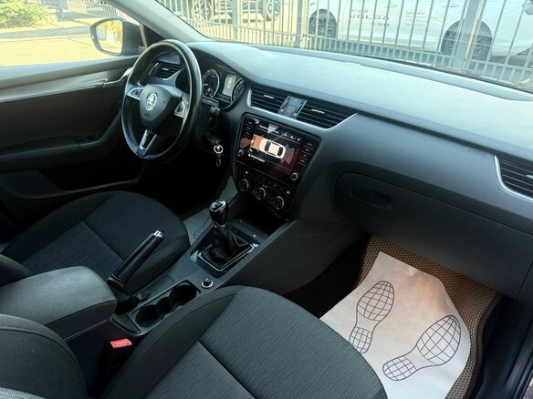 2017 Skoda Octavia III (A7) Рестайлинг, коричневый, 1800000 рублей - вид 13
