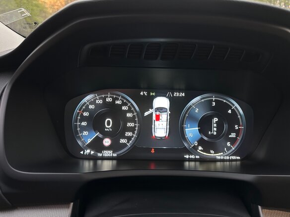 2016 Volvo XC90 II, чёрный, 4700000 рублей - вид 10