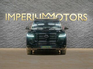 2021 Toyota Land Cruiser 300 Series, чёрный, 9990000 рублей, вид 3