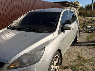 2011 Ford Focus II Рестайлинг, серебристый, 395000 рублей, вид 1