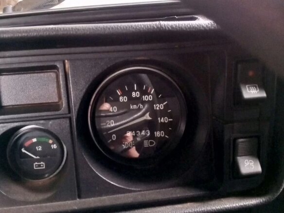 2010 Lada (ВАЗ) 2105, серебристый, 245000 рублей - вид 5