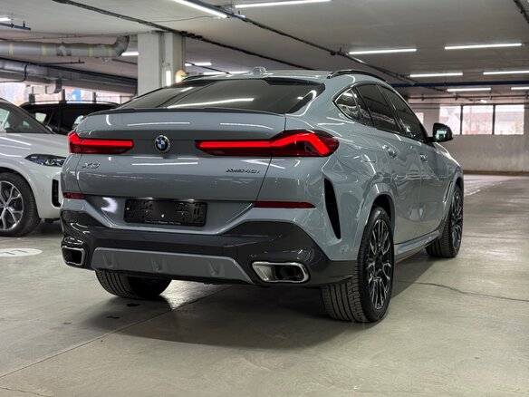 2025 BMW X6 40i III (G06) Рестайлинг, серый, 16380000 рублей - вид 4
