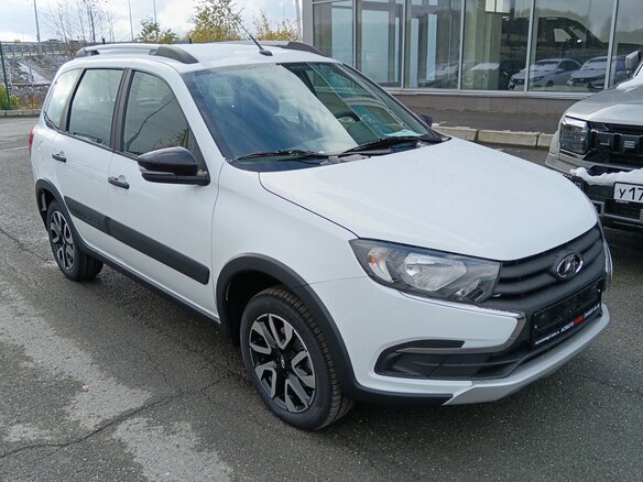 2026 Lada (ВАЗ) Granta Cross I Рестайлинг, белый, 1205000 рублей - вид 2