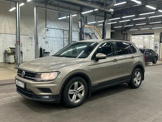 2018 Volkswagen Tiguan II, бежевый, 1690000 рублей, вид 1