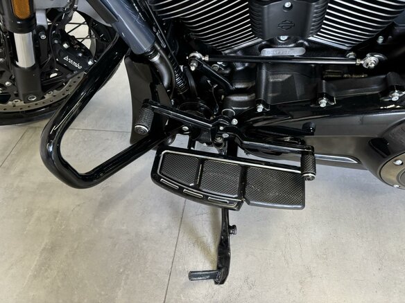 2023 Harley-Davidson CVO Street Glide, серебристый, 3850000 рублей - вид 18