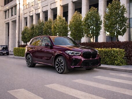 2021 BMW X5 M Competition III (F95), фиолетовый, 11290000 рублей, вид 1