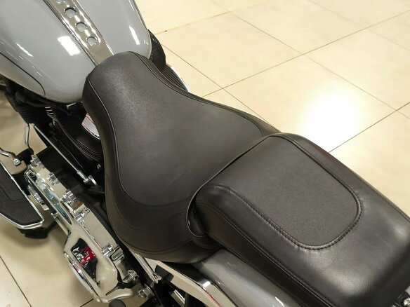 2024 Harley-Davidson Fat Boy, серебристый, 2990000 рублей - вид 12
