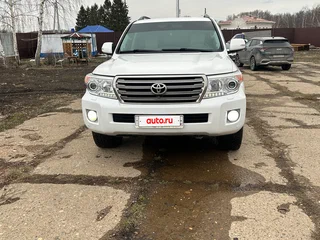 2014 Toyota Land Cruiser 200 Series Рестайлинг 1, белый, 3999999 рублей, вид 1