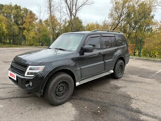 2013 Mitsubishi Pajero IV Рестайлинг 1, чёрный, 2300000 рублей, вид 3