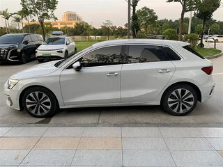 2022 Audi A3 Sportback 35 TFSI IV (8Y), белый, 1694111 рублей, вид 3