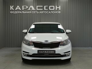 2016 Kia Rio III Рестайлинг, белый, 770000 рублей, вид 3
