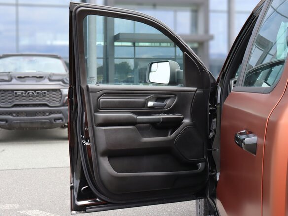 2026 Ram 1500 Quad Cab V Рестайлинг, оранжевый, 8910000 рублей - вид 15