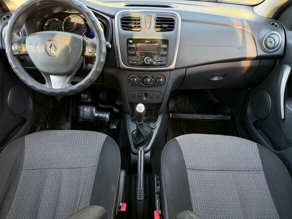 2017 Renault Sandero Stepway II, бежевый, 730000 рублей - вид 10