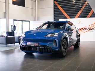 2026 Porsche Cayenne S Electric IV, синий, 34480000 рублей, вид 1