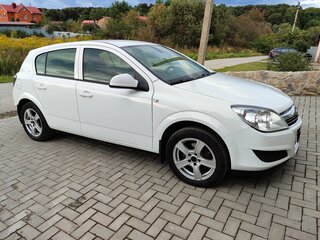 2012 Opel Astra H Рестайлинг, белый, 699000 рублей, вид 1
