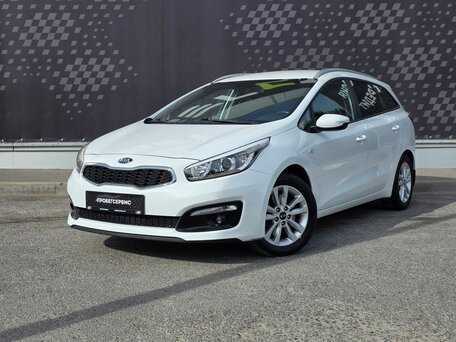 2018 Kia Ceed II Рестайлинг, белый, 1599000 рублей, вид 1
