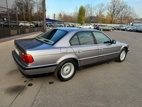 1994 BMW 7 серии 740i III (E38), серый, 6000000 рублей - вид 5