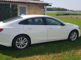 2018 Chevrolet Malibu IX, белый, 1450000 рублей, вид 3