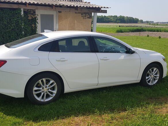2018 Chevrolet Malibu IX, белый, 1450000 рублей - вид 2