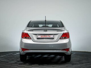 2015 Hyundai Solaris I Рестайлинг, серебристый, 1000000 рублей, вид 4