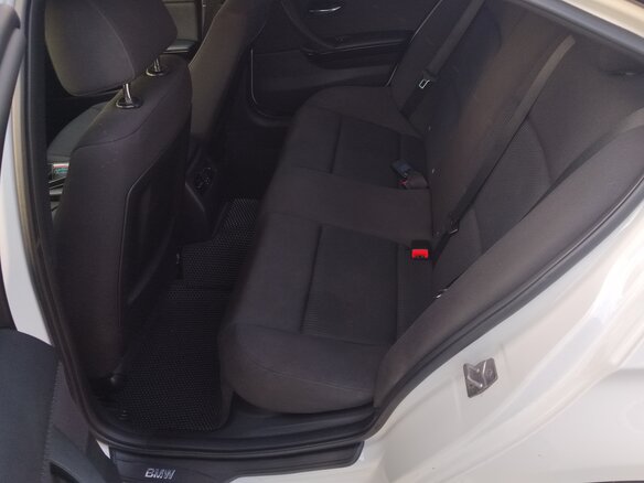 2011 BMW 3 серии 318i V (E90/E91/E92/E93) Рестайлинг, белый, 1480000 рублей - вид 9