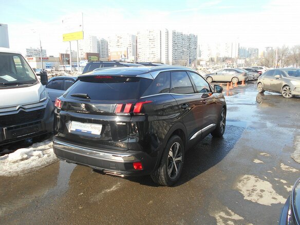 2017 Peugeot 3008 II, коричневый - вид 2