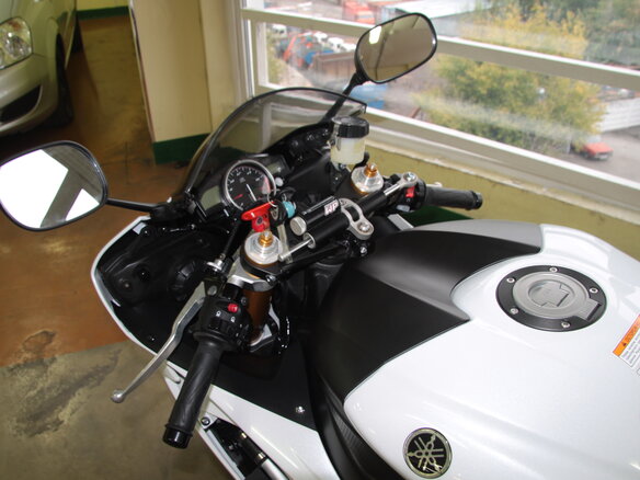 2013 Yamaha YZF-R6, белый - вид 5
