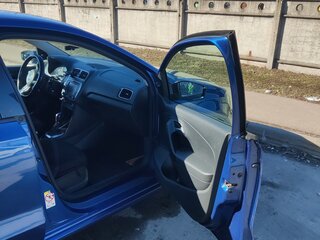 2018 Volkswagen Polo V Рестайлинг, синий, 1200000 рублей, вид 4
