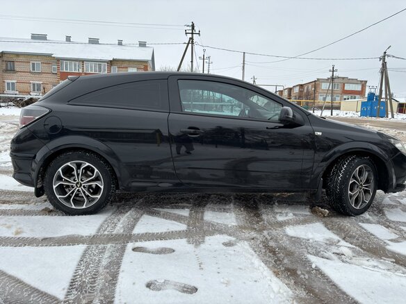 2010 Opel Astra GTC H Рестайлинг, чёрный, 535000 рублей - вид 3