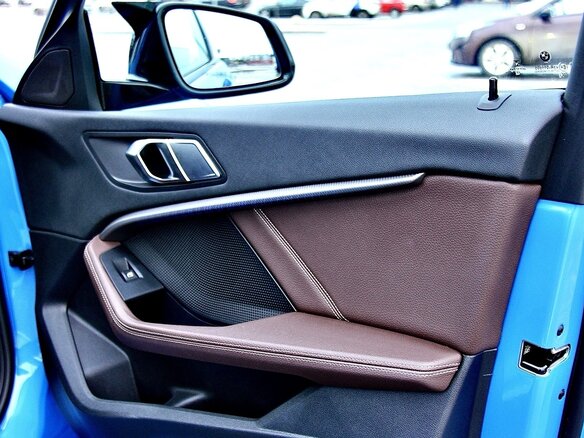 2020 BMW 1 серии 118d III (F40), синий, 3050000 рублей - вид 21