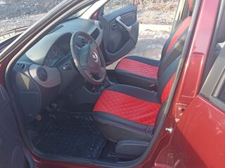 2014 Renault Sandero I, красный, 740000 рублей, вид 2