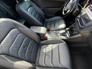 2017 Volkswagen Tiguan II, белый, 2350000 рублей, вид 5