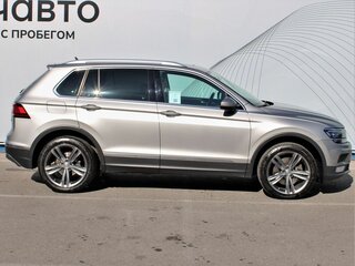 2017 Volkswagen Tiguan II, серебристый, 3053000 рублей, вид 4