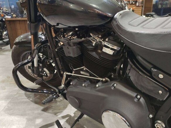 2019 Harley-Davidson Fat Bob, чёрный, 2350000 рублей - вид 6
