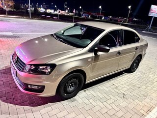 2018 Volkswagen Polo V Рестайлинг, бежевый, 1440000 рублей, вид 3
