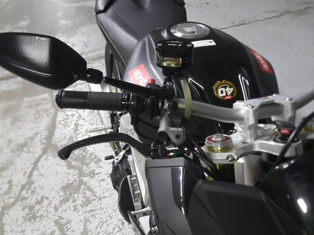 2012 Aprilia Tuono V4, чёрный, 900000 рублей, вид 3