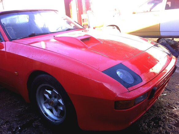 1981 Porsche 924, красный - вид 3