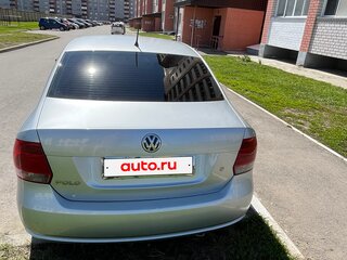 2013 Volkswagen Polo V, серебристый, 725000 рублей, вид 3