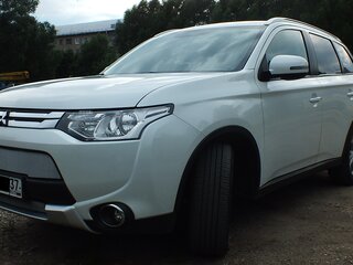 2014 Mitsubishi Outlander III Рестайлинг, белый, 1699999 рублей, вид 1