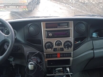 2009 Iveco Daily, белый, 2000000 рублей, вид 4