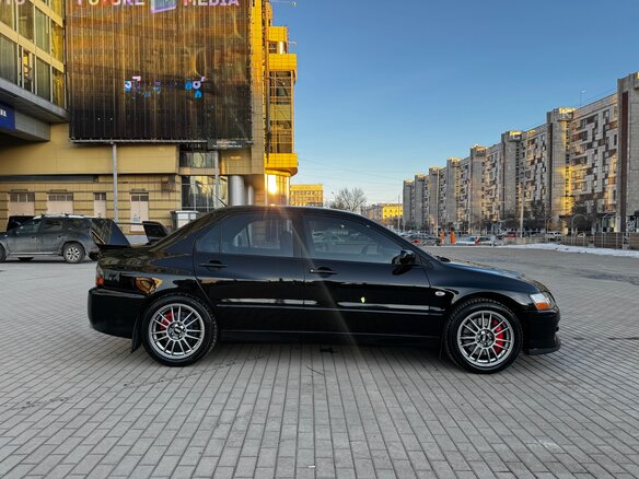 2004 Mitsubishi Lancer Evolution VIII, чёрный, 3250000 рублей - вид 3