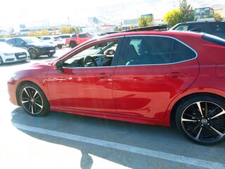 2018 Toyota Camry US Market VIII (XV70), красный, 1601836 рублей, вид 4