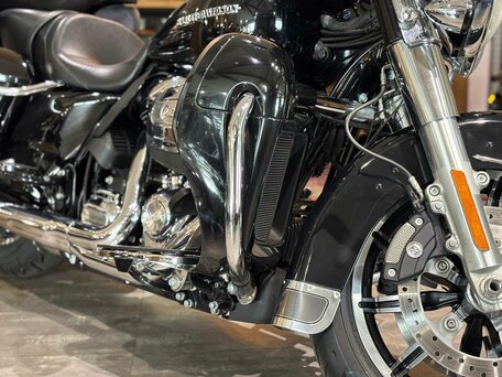 2018 Harley-Davidson Ultra Limited, чёрный, 1990000 рублей, вид 3