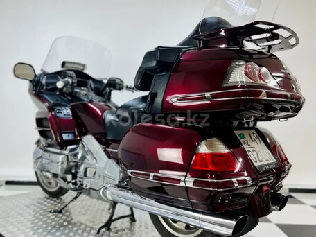 2006 Honda GL 1800 Gold Wing, пурпурный, 1275000 рублей, вид 3
