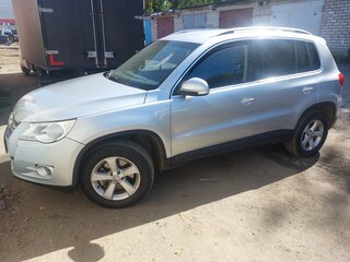 2011 Volkswagen Tiguan I, серебристый, 990000 рублей, вид 3